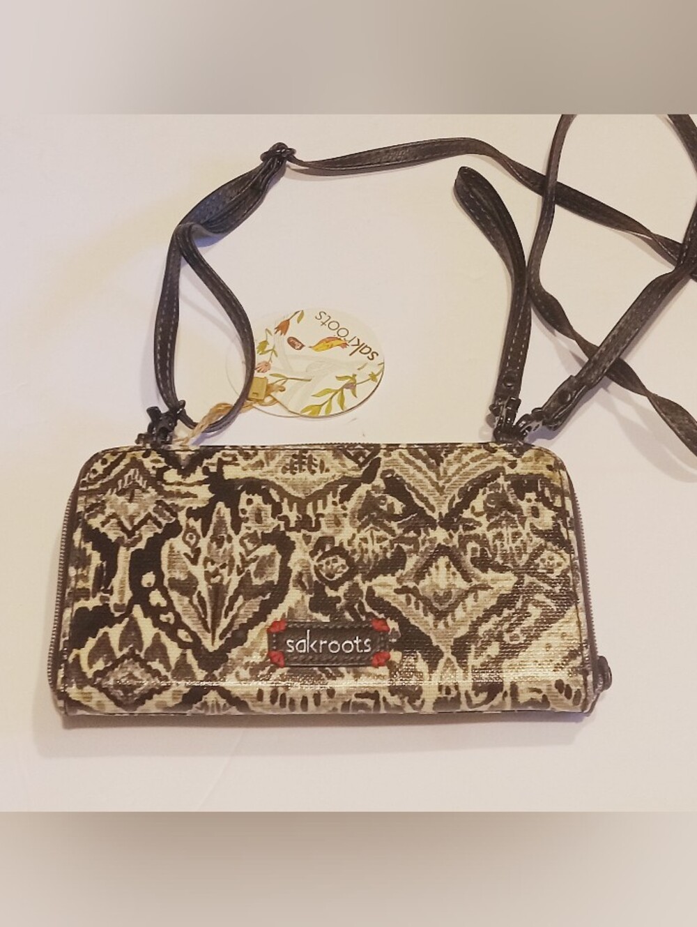 Sakroots Artist Circle Smartphone Crossbody Wristlet Wallet NWT
